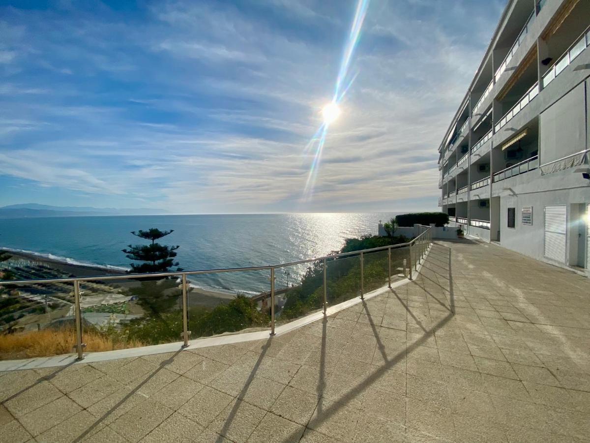 Apartamentos Turisticos Castillo Del Vigia ตอร์เรโมลิโนส ภายนอก รูปภาพ